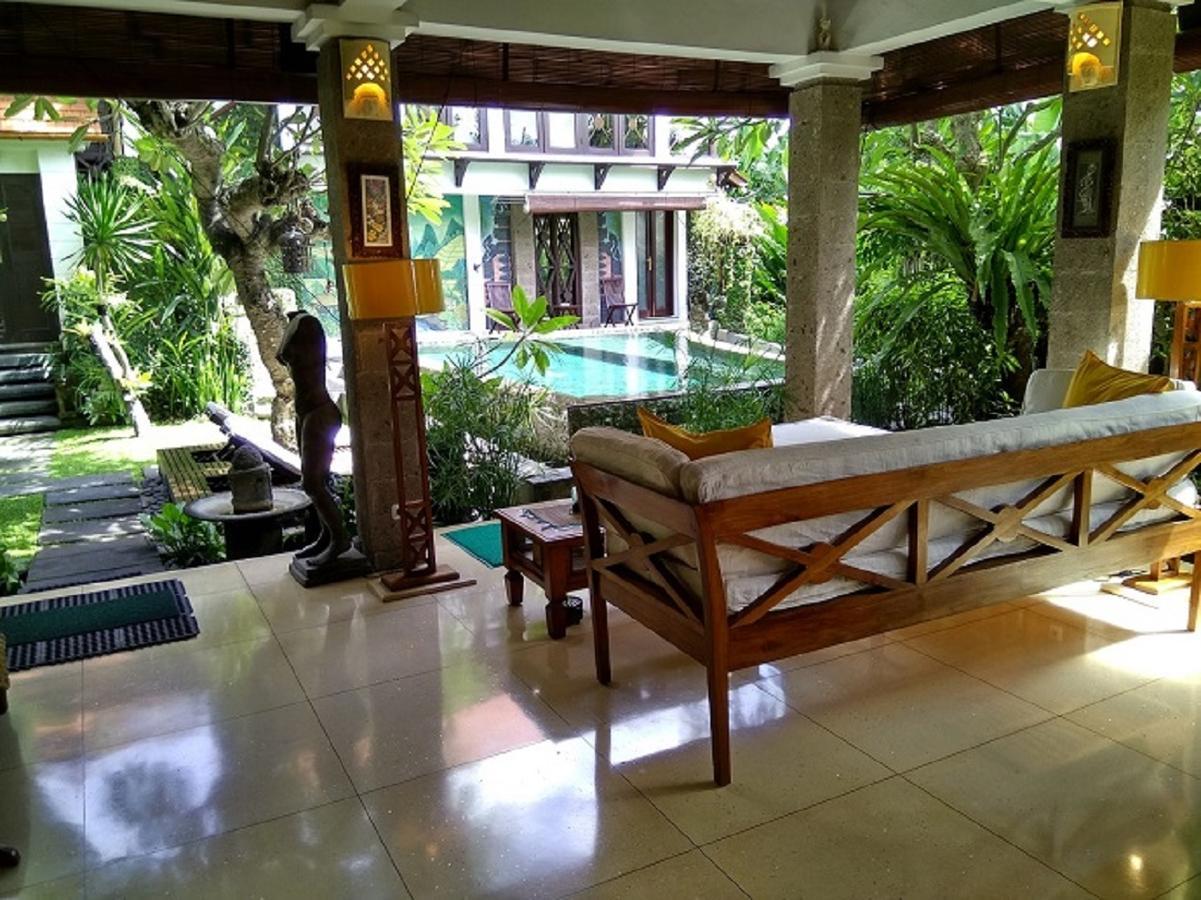 Umah Watu Villas Seminyak Buitenkant foto