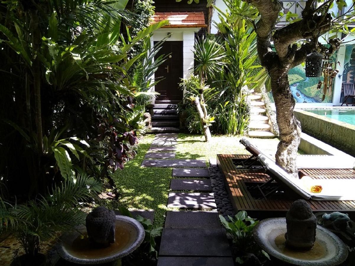Umah Watu Villas Seminyak Buitenkant foto